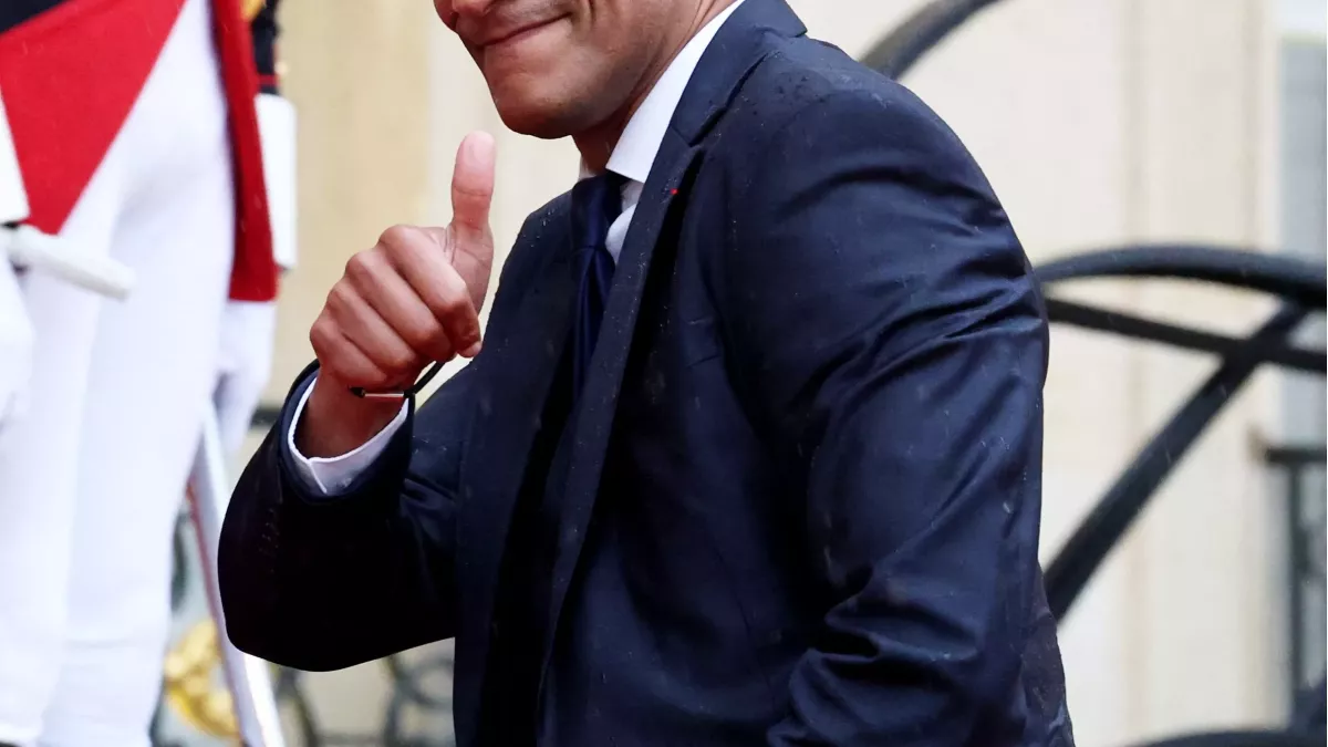 Présidentielle 2027 : le socialiste Karim Bouamrane officialise sa candidature