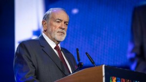 Tensions diplomatiques majeures entre Israël et le Royaume-Uni sur l’aide à Gaza