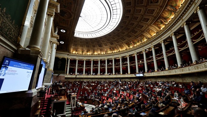 Budget 2027 : l'Assemblée nationale rejette la baisse de l'abattement fiscal des retraités