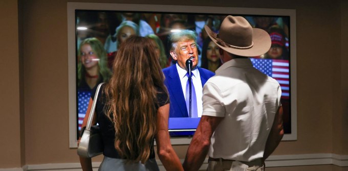Élections de mi-mandat : Donald Trump promet un versement de 5 000 dollars aux citoyens