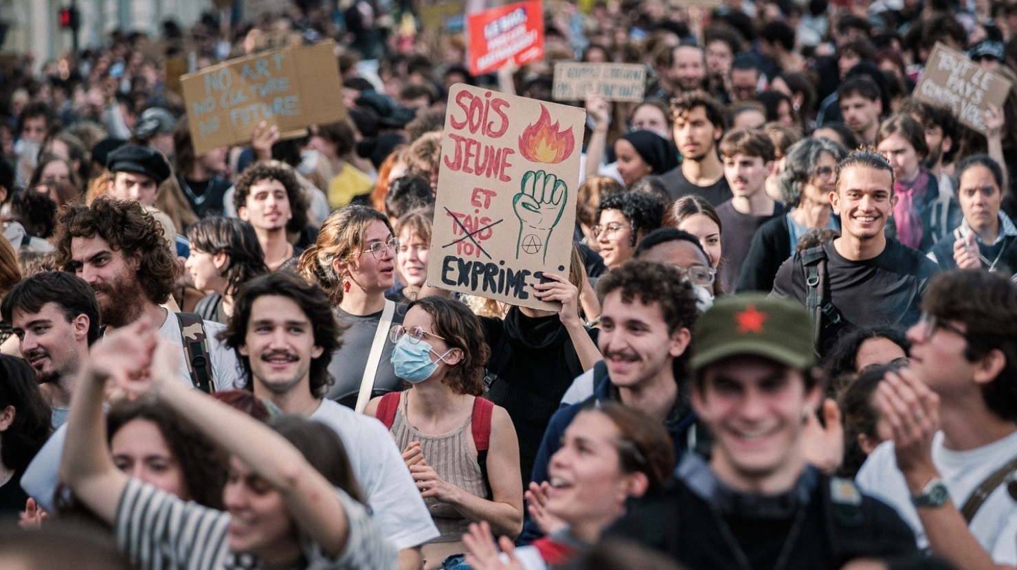 Mobilisation lycéenne : la jeunesse intensifie ses actions vers le siège du gouvernement